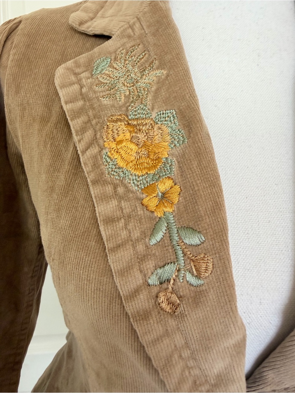Y2K True Meaning Tan Corduroy Blazer with Yellow Floral Embroidery XS Vintage - Picture 5 of 10
